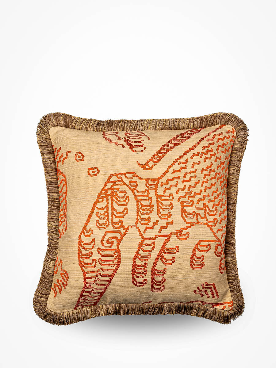 Luxe Dedar Tiger Silk sierkussen in Electric Orange, 45x45 cm, hoogwaardige afwerking