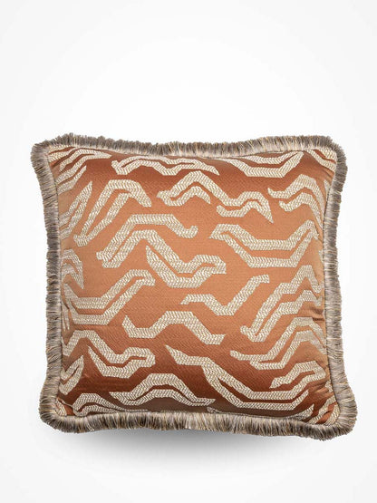 Luxe Pierre Frey sierkussen met fringe in Peche, 45x45 cm, hoogwaardige afwerking